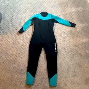 Hevto Women Wetsuit 3/2 Size Small NEW
